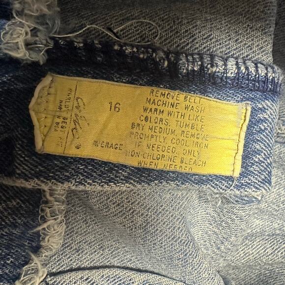 Vintage Chic High Rise Jeans - Picture 9 of 9